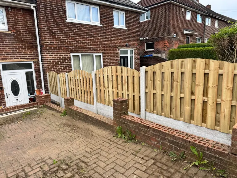 Arched Front Garden Fencing by Sheffield Fencing (photo 3)