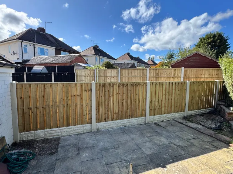 Closeboard Fence with Concrete Posts by Sheffield Fencing