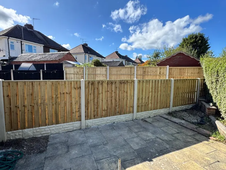 Closeboard Fence with Concrete Posts by Sheffield Fencing (photo 2)